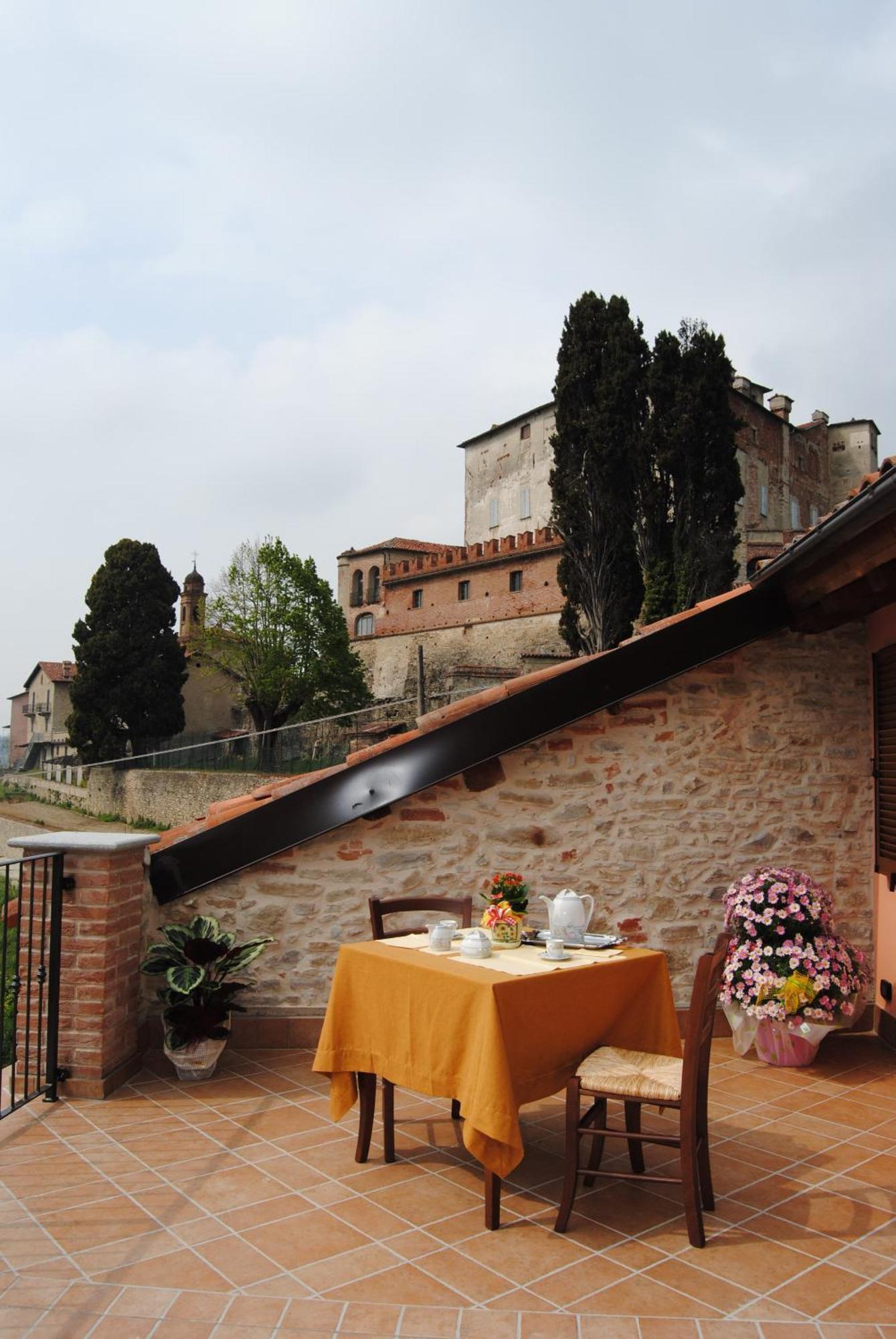 All'Ombra Del Castello Cigliè Extérieur photo